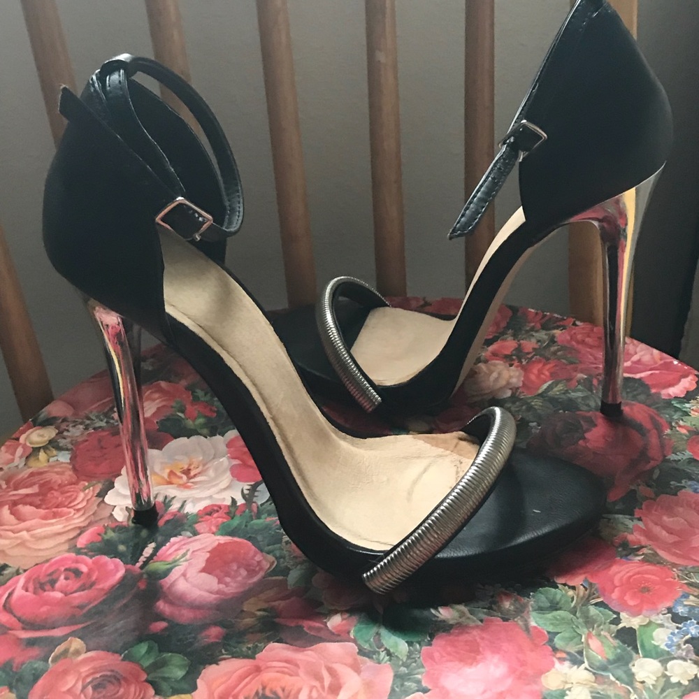 🔥SALE🔥ASOS sexy ankle strap sandal size 7